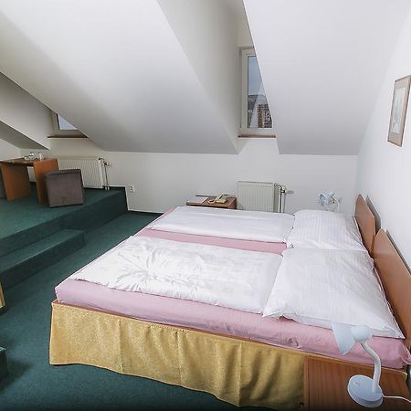 Hotel U Sladku Praha Bagian luar foto