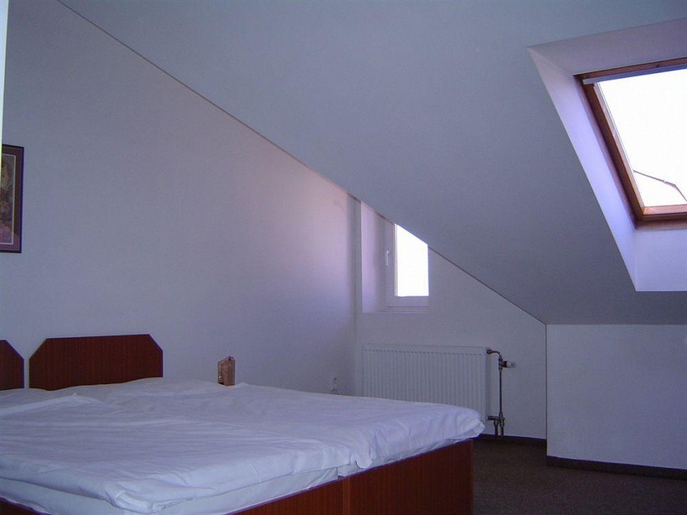 Hotel U Sladku Praha Bagian luar foto