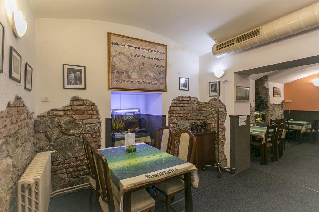 Hotel U Sladku Praha Bagian luar foto