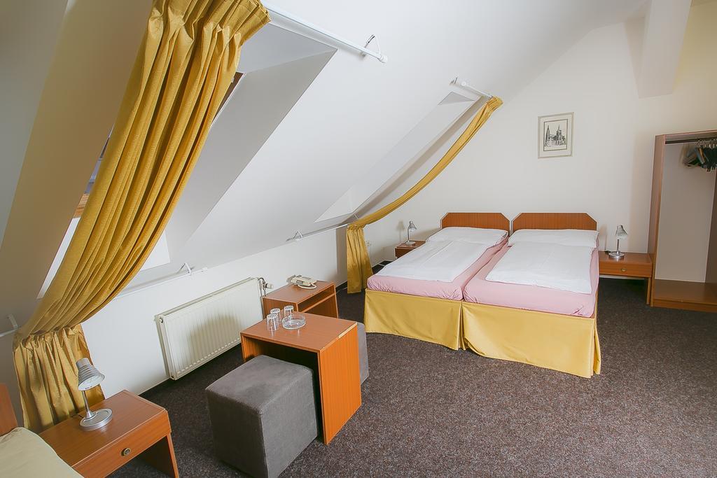 Hotel U Sladku Praha Bagian luar foto