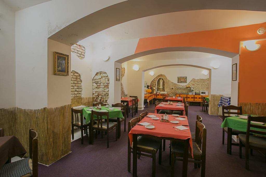 Hotel U Sladku Praha Bagian luar foto