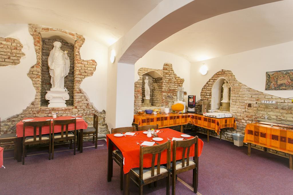 Hotel U Sladku Praha Bagian luar foto