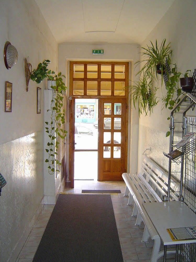Hotel U Sladku Praha Bagian luar foto