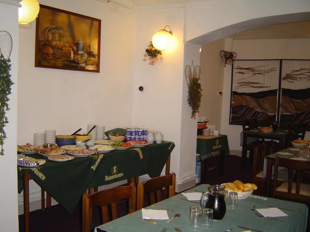 Hotel U Sladku Praha Bagian luar foto