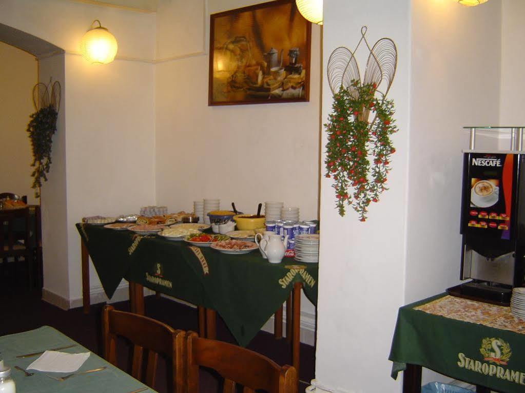 Hotel U Sladku Praha Bagian luar foto