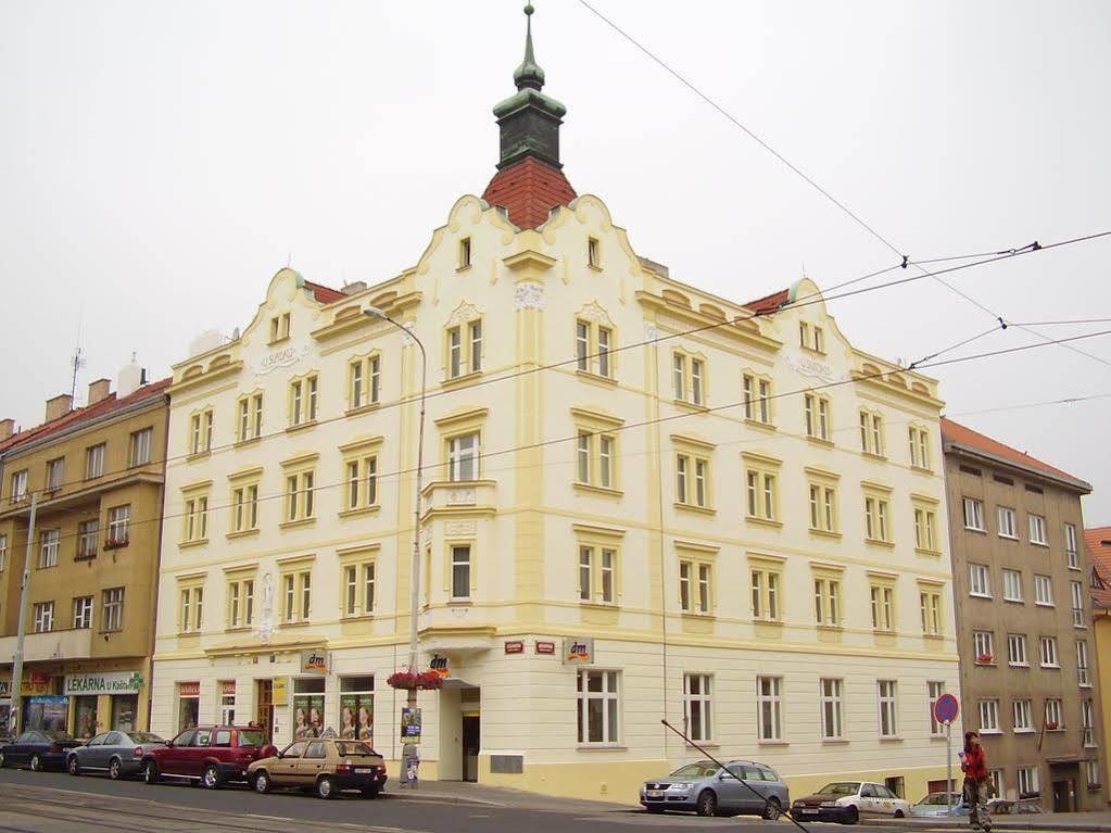 Hotel U Sladku Praha Bagian luar foto