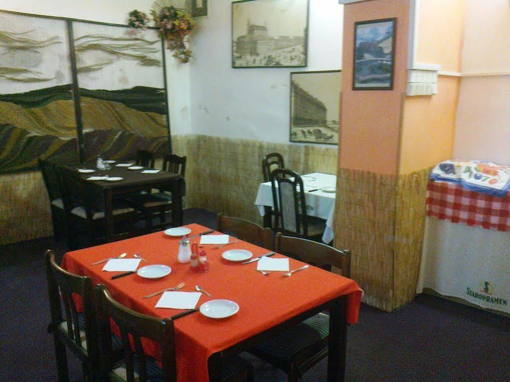 Hotel U Sladku Praha Bagian luar foto