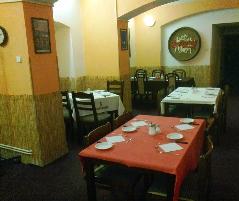 Hotel U Sladku Praha Bagian luar foto