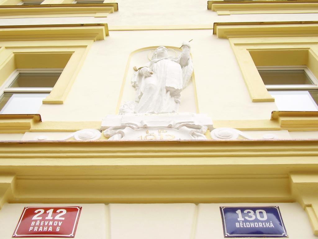 Hotel U Sladku Praha Bagian luar foto